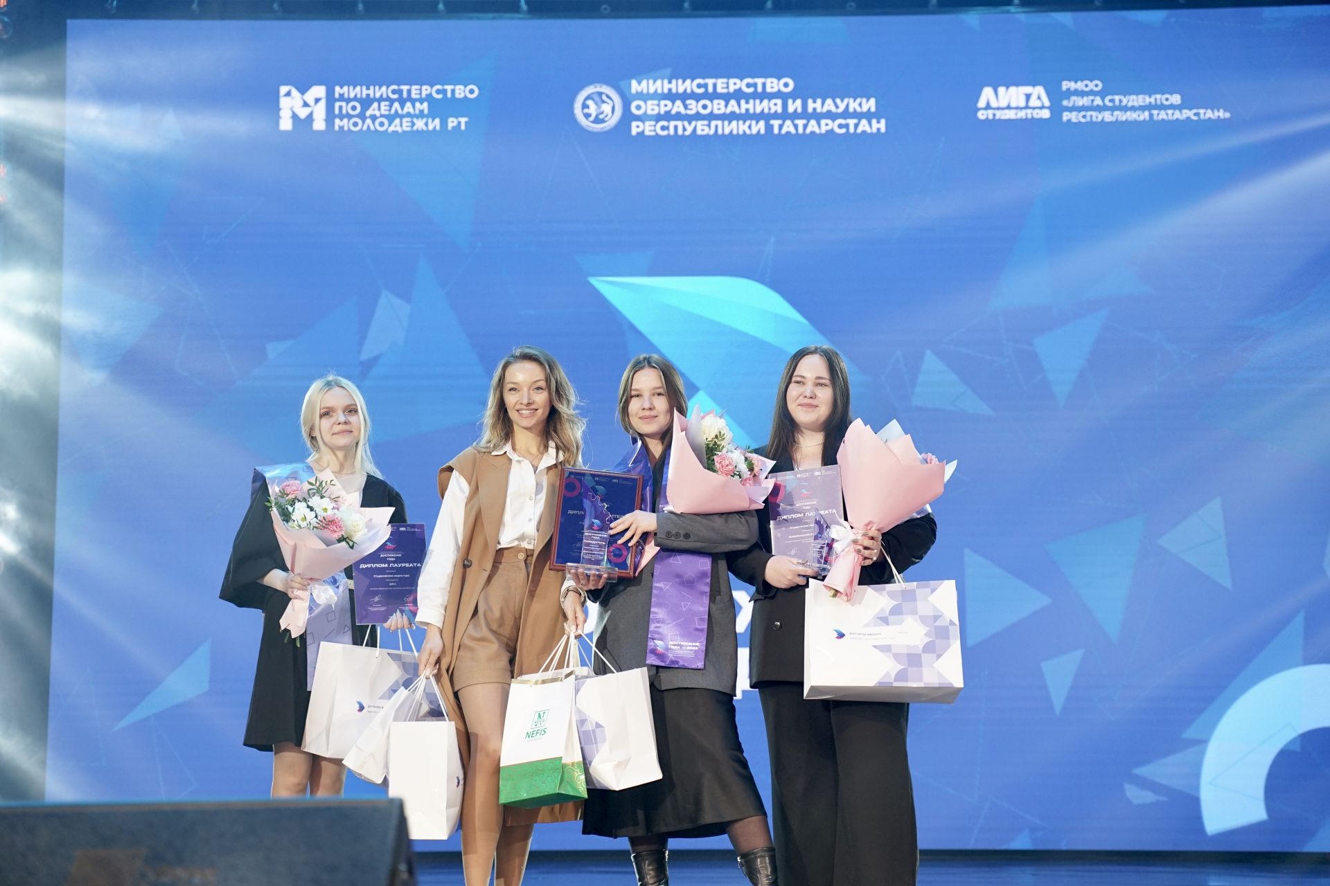 Светить ярче: В Казани прошла церемония награждения победителей и лауреатов премии «Достижение года — 2023»