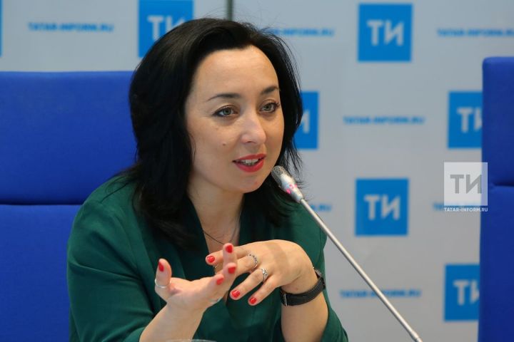 Луиза Янсуар - Татар әдәбияты тарихы музее директоры