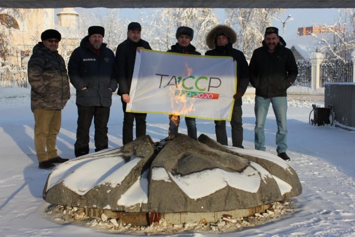 В Якутии дали старт путешествию флага в честь 100-летия ТАССР