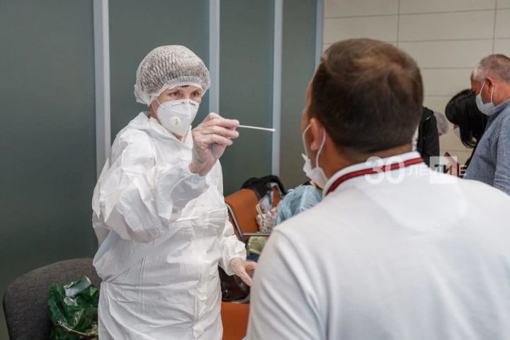 Татарстанцы на избирательных участках вакцинируются от гриппа  ​ и COVID-19  ​