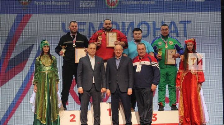 Казанда көрәш буенча Россия чемпионаты узды (ҖИҢҮЧЕЛӘР ИСЕМЛЕГЕ)