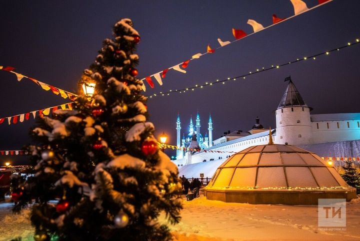 Новый год на набережной Казанки: волейбол, игра в снежки и прогулка на воздушной подушке
